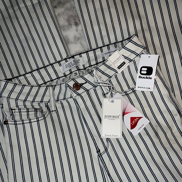 Buckle Judy Blue Super Flare Pinstripe Pants - Picture 2 of 2